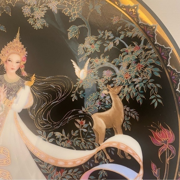 Royal Porcelain Kingdom Of Thailand Collection Love - Picture 4 of 10